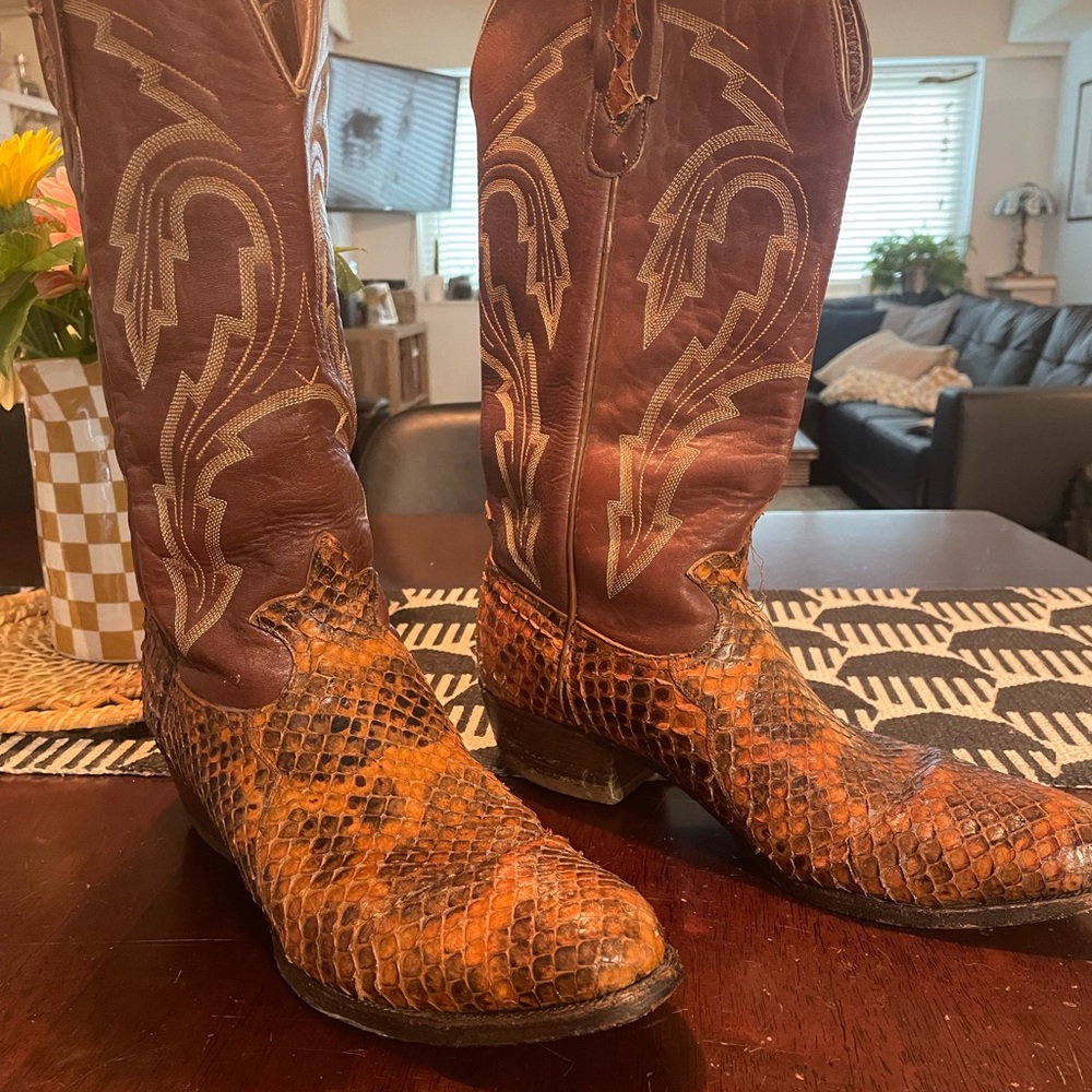 Custom Vintage Boa Snake boots